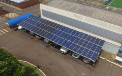 Campus Cascavel economiza mais de R$ 11 mil com projetos de painéis fotovoltaicos